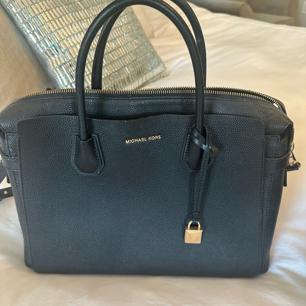 Pebbled leather black michael Khors cross-body purse